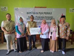 Dukung Generasi Muda Melek Digitalisasi di Hari Sumpah Pemuda, PLN Beri Bantuan Komputer ke SMP Muhammadiyah 2 Gading Rejo