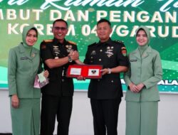 Danrem 043/Gatam Pimpin Tradisi Warga Baru dan Pejabat Lama Kodim 0426