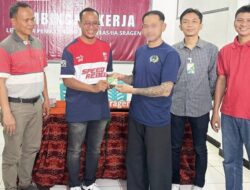 Perkuat Perlindungan Pekerja, Lapas Sragen Serahkan Kartu BPJS Ketenagakerjaan Kepada Warga Binaan