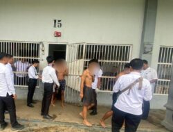 Komitmen Berantas Barang Terlarang, Lapas Banyuasin Lakukan Penggeledahan Blok Hunian Warga Binaan