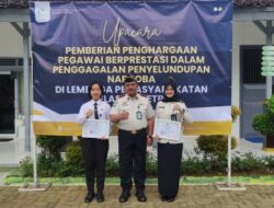 Berhasil Gagalkan Penyelundupan Narkoba, Kepala Lapas Kelas IIA Metro Beri Penghargaan Kepada Dua Pegawai