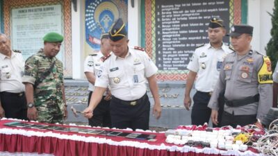 Lapas Kelas IIB Kotaagung Bersama APH Lakukan Pemusnahan Barang Sitaan Hasil Razia