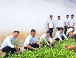 Dari Balik Rutan untuk Ketahanan Pangan, Rutan Sukadana Panen 50 Ikat Kangkung