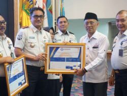 Perkuat Komitmen Pelayanan Publik, Kalapas Kalianda Beni Nurrahman Terima Penghargaan dari Ombudsman RI