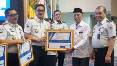 Perkuat Komitmen Pelayanan Publik, Kalapas Kalianda Beni Nurrahman Terima Penghargaan dari Ombudsman RI