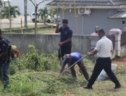 Lapas Kelas IIB Way Kanan Lakukan Bersih-bersih Lingkungan Sekitar dan Fasilitas Umum