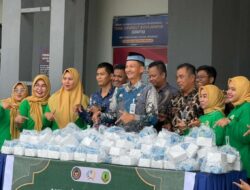 Rutan Kelas IIB Mempawah Bagikan Takjil Kepada Masyarakat Sebagai Wujud Kepedulian di Bulan Suci Ramadan