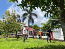 Petugas dan Warga Binaan Tamping Kompak, Rutan Sukadana Gelar Kerja Bakti Bersihkan Lingkungan Kantor