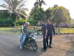 Momen Ramadhan Penuh Keberkahan, Rutan Sukadana Bagikan Takjil Untuk Masyarakat