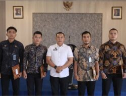 Apresiasi Kinerja, Kepala Lapas Narkotika Tanjungpinang Serahkan Penghargaan Kepada Pegawai Berprestasi dan Teladan