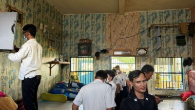 Lapas Gunung Sugih Gelar Razia Blok Hunian dan Tes Urine Pegawai dan Warga Binaan Dalam Peringati Hari Bhakti Pemasyarakatan Ke-62