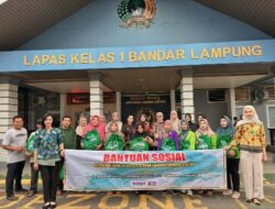 Wujud Kepedulian, Dharma Wanita Persatuan Pemasyarakatan Lampung Bagikan Bantuan Sembilan Bahan Pokok di Lapas Rajabasa