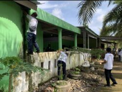 Peringati Hari Bakti Pemasyarakatan ke-62, Jajaran Lapas Banyuasin Lakukan Bersih-bersih Musholla Al-Ikhsan