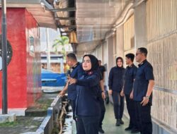 Konsistensi Deteksi Dini, Kalapas Pimpin Pemeriksaan Area Hunian Melalui Pendekatan Tegas dan Humanis