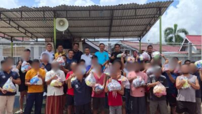 Penuhi Hak Dasar dan Tingkatkan Kebersihan, Kalapas Muara Tebo Bagikan Perlengkapan Mandi Kepada Warga Binaan