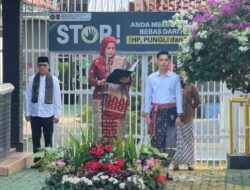 Peringati Hari Keluarga Nasional Ke 33 Mengenakan Pakaian Adat, Kalapas Tekankan Optimalisasi Bonus Demografi