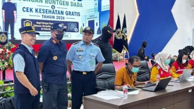 Tim Balai Kekarantinaan Kemenkes Didamping Kalapas Karanganyar Tinjau Langsung Skrining TB di Lapas Karanganyar