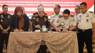 Wujudkan Peradilan yang Efektif dan Terintegrasi, Kepala Lapas Banyuasin Ikuti Penandatanganan PKS Sidang Elektronik