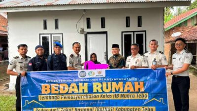Kolaborasi Berdampak untuk Masyarakat, Lapas Muara Tebo dan BAZNAS Tebo Serahkan Kunci Bedah Rumah Kepada Warga Desa Bedaro Rampak