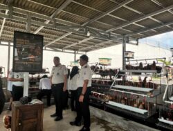 Rutan Bandar Lampung Laksanakan Vaksinasi 250 Ayam Petelur untuk Jaga Kesehatan Ternak