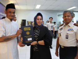 Warga Binaan Lapas Kelas I Bandar Lampung Terima Ijazah Kejar Paket dan KTP