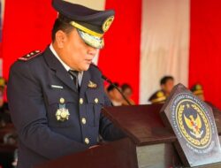 Pimpin Upacara HUT Ke-81 RI, Kalapas Ampana Berikan Remisi Kepada 176 Warga Binaan