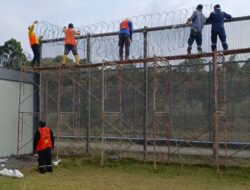 Mitigasi Resiko, Lapas Karanganyar Ganti Kawat Berduri Pagar Branggang yang Berkarat