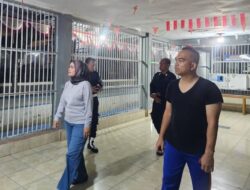Kalapas Kelas I Bandar Lampung Didampingi Ka KPLP Pimpin Kontrol Malam Hari Tegaskan Bebas dari Halinar Harga Mati