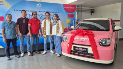 Astra Daihatsu Serahkan Hadiah Ayla Modern Vintage Kepada Pemenang di Lampung