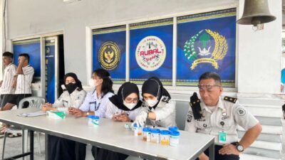 Perkuat Pengawasan dan Pencegahan Narkoba, Rutan Bandar Lampung Laksanakan Tes Urin Warga Binaan